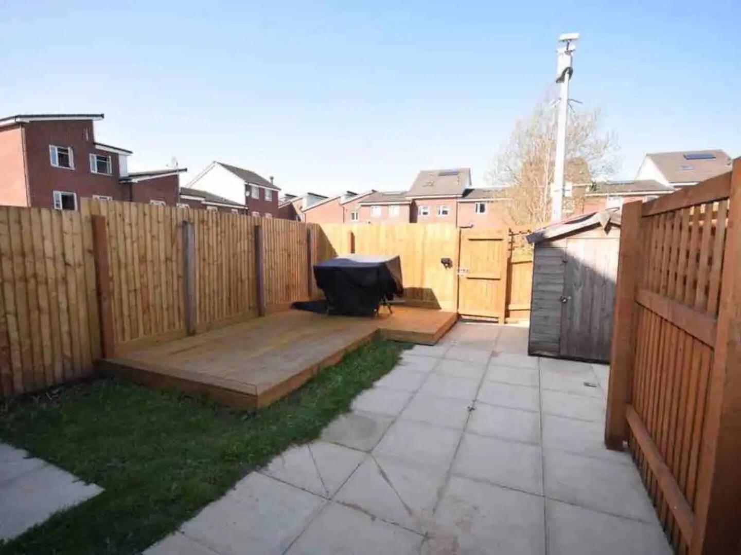 Modern Rooms In 4-Bed House - Walking Distance To Coop Live ,Etihad, Ancoats And City Centre *