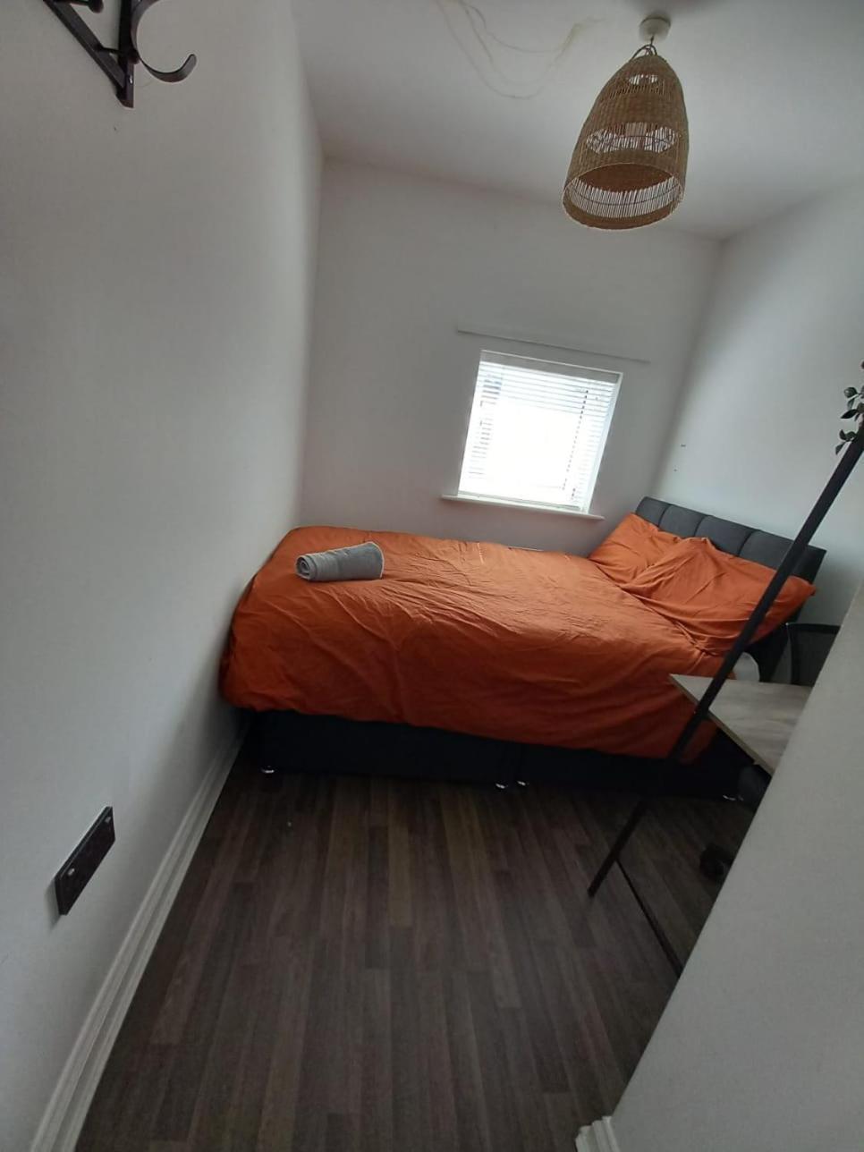 Modern Rooms In 4-Bed House - Walking Distance To Coop Live ,Etihad, Ancoats And City Centre * Manchester
