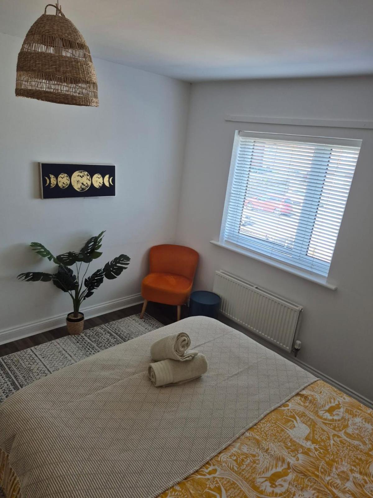 Modern Rooms In 4-Bed House - Walking Distance To Coop Live ,Etihad, Ancoats And City Centre * Manchester